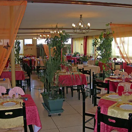 Les Rocks Hotel *